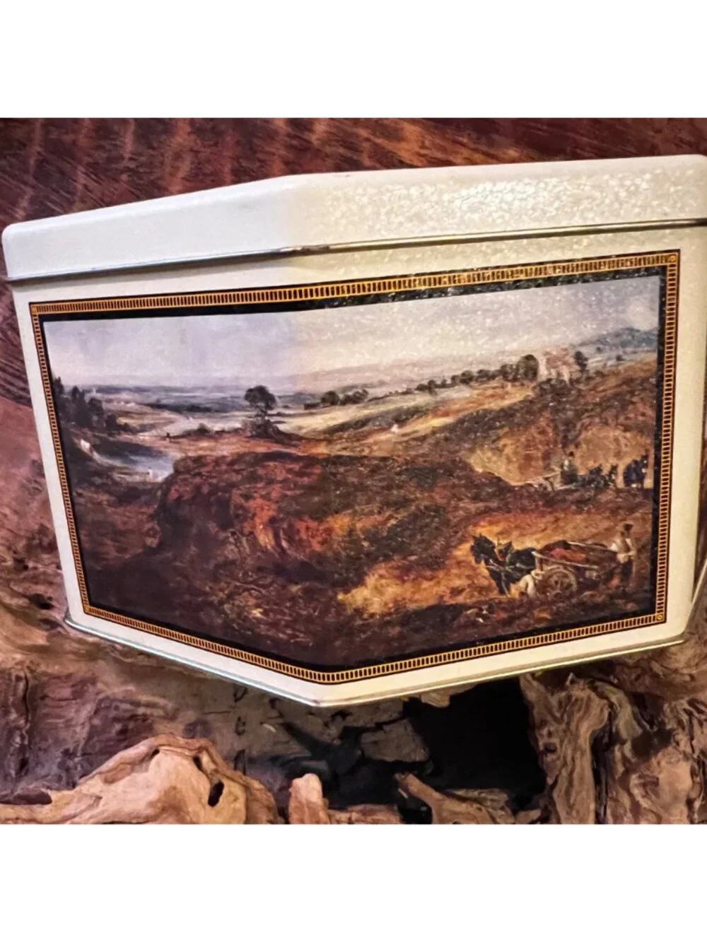 Simmers Master Collection Tin With John Constable Artwork 8-Inch Octagonal
